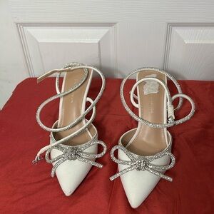 BCBGeneration White Heels Ildy Shoes 5M